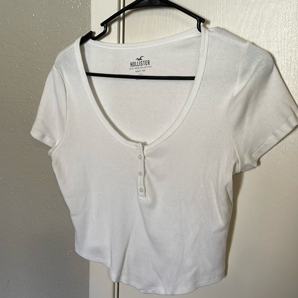 Hollister crop tee